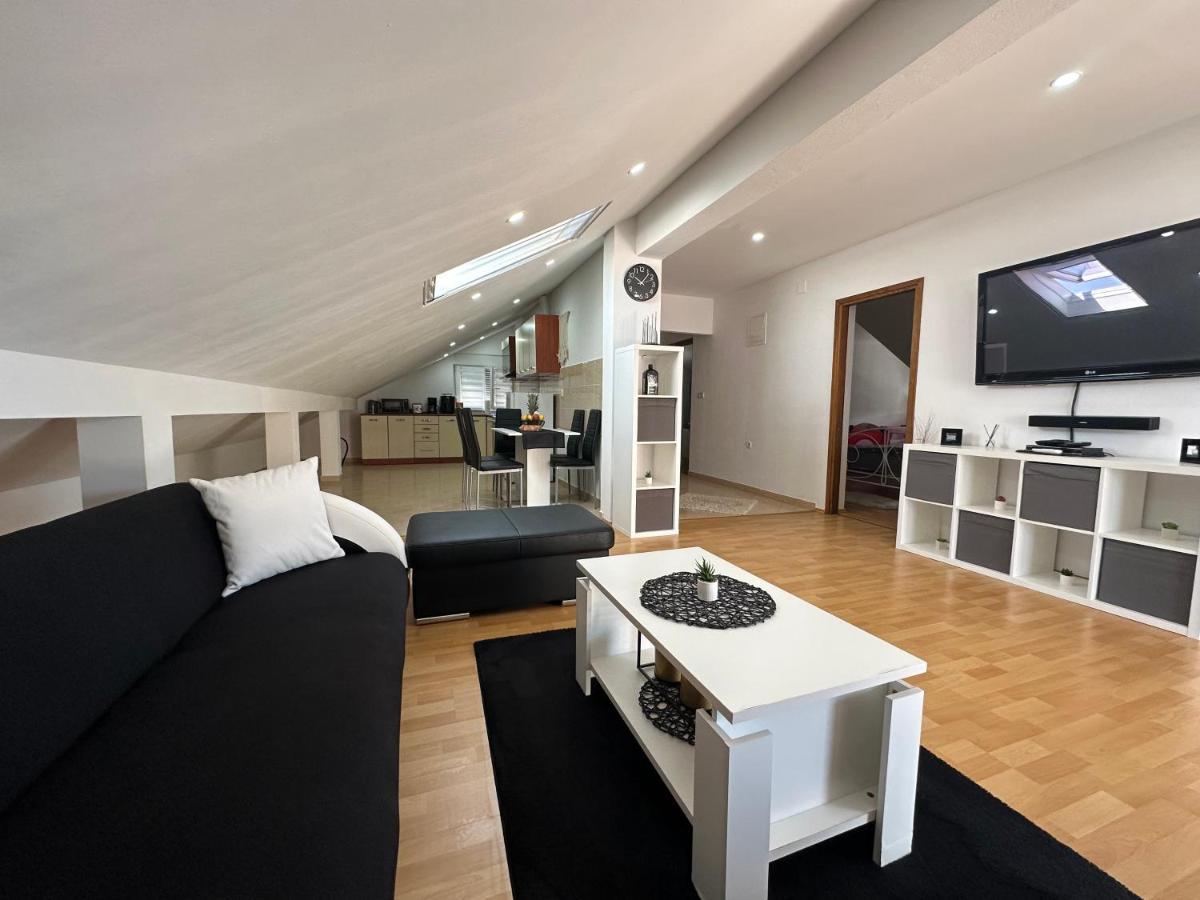 M&M Apartment Zadar Luaran gambar